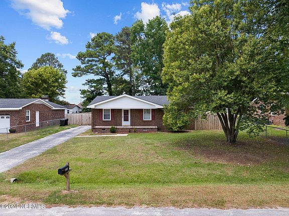 5th image of 224 Fairway Drive