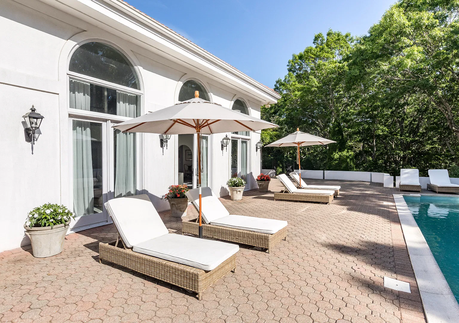 Mediterranean Villa in Heart of Hamptons - 5 BR/6 Brand New Baths — Photo 4