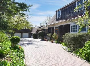 37-04 233rd Pl, Little Neck, NY 11363