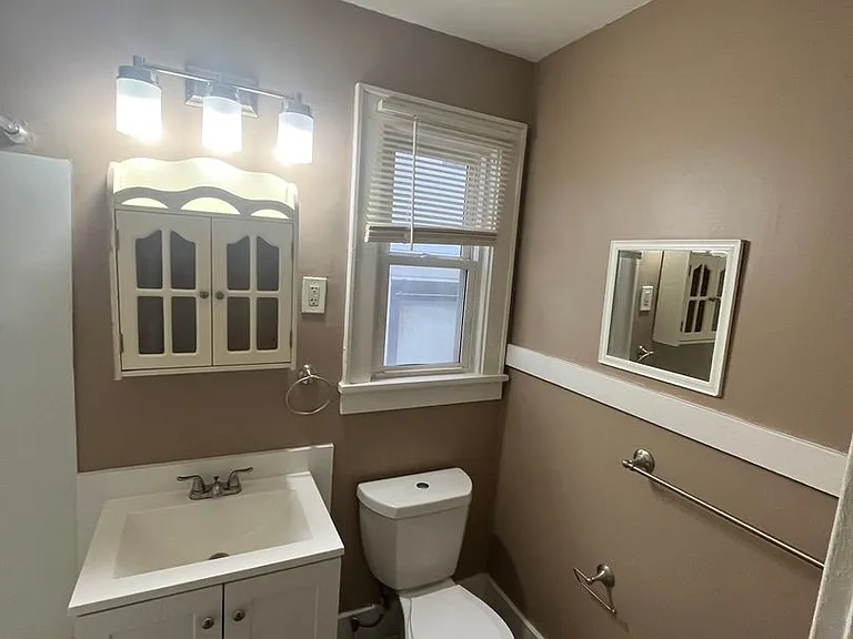 528 Seward St — Photo 9