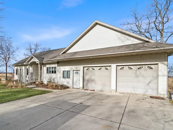 2992 Burke Uns, New Lisbon, WI 53950