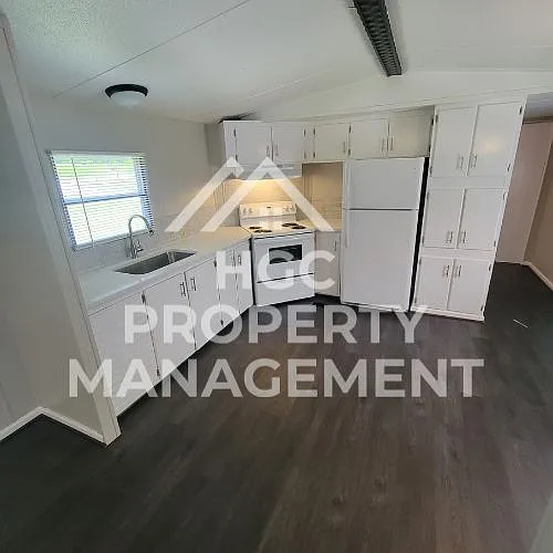 240 Penny Ln — Photo 6