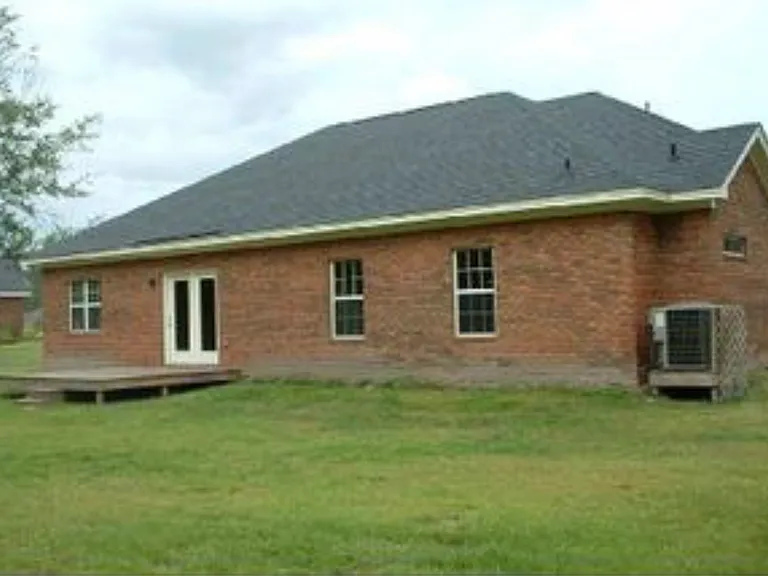 118 Penny Ln — Photo 2