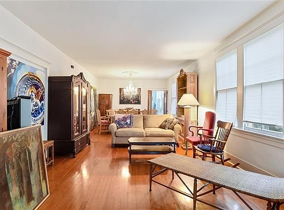 4th image of 2328 Joseph St
