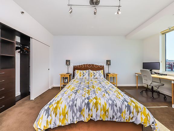4th image of 555 4th St Unit 711