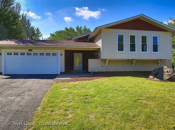 2nd image of 385 Stafford Ct