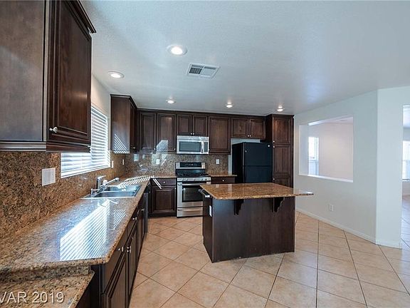 3rd image of 466 Keelmans Point Ave
