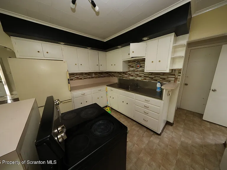 306 S Hyde Park Ave — Photo 7