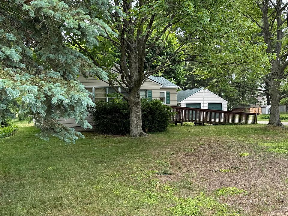 1st image of 747 Aster Ave