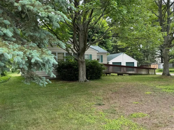 747 Aster Ave, Holland, MI 49423