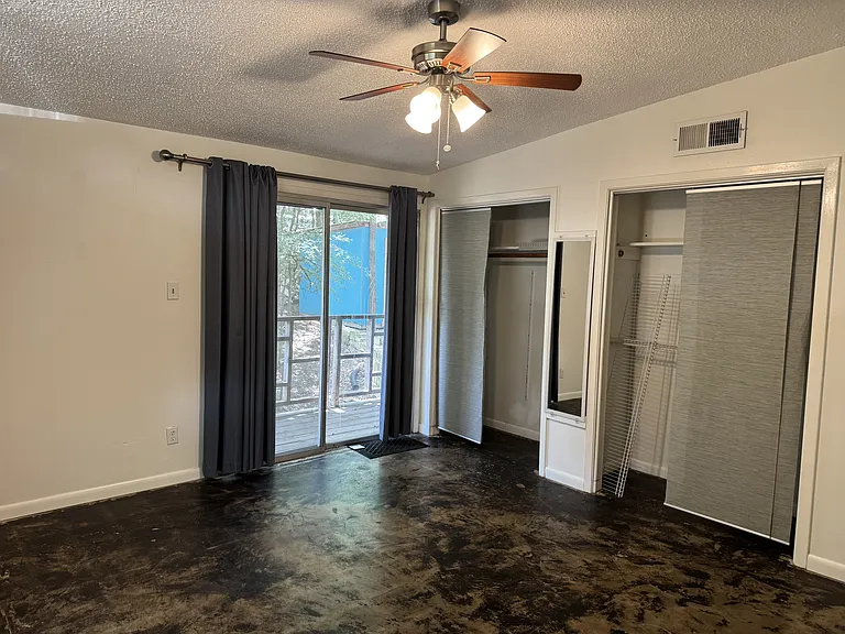 1715 Woodland Ave — Photo 8