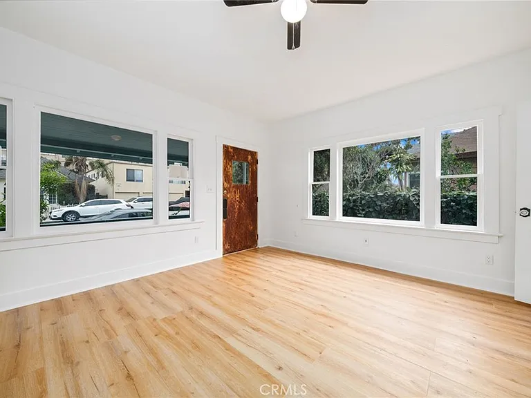 332 N Daisy Ave — Photo 7
