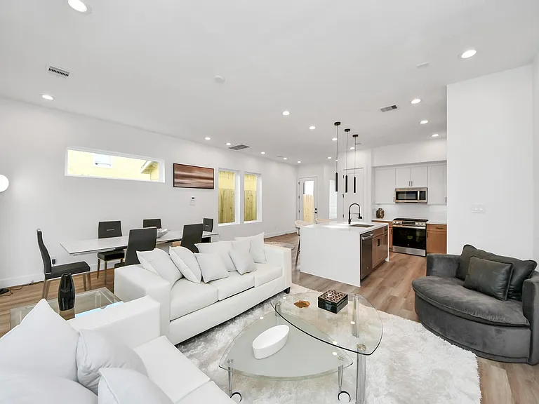 505 Middle St — Photo 14