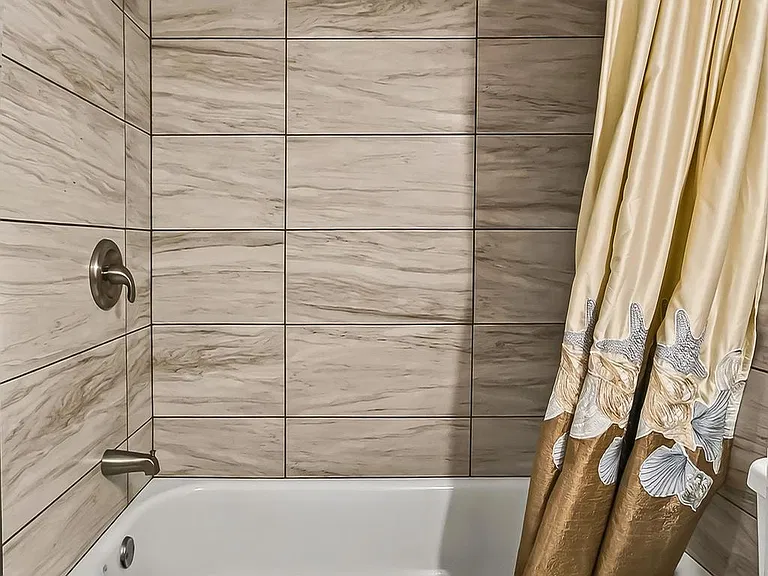1300 Pinstripe Ct — Photo 24