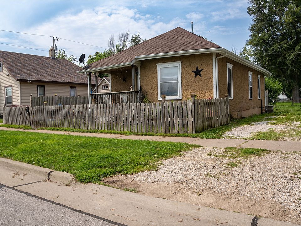 1st image of 210 N 7th Ave