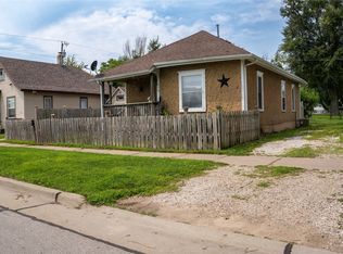 210 N 7th Ave, Marshalltown, IA 50158