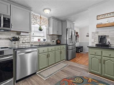70 Blackbird St, Tiverton, RI, 02878