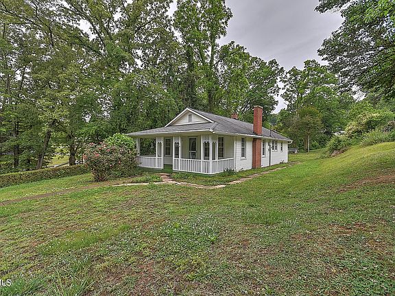 2nd image of 510 Cherokee Dr
