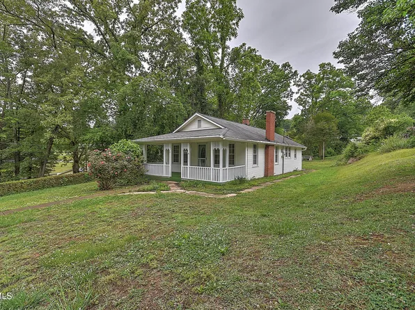 510 Cherokee Dr, Mount Carmel, TN 37645