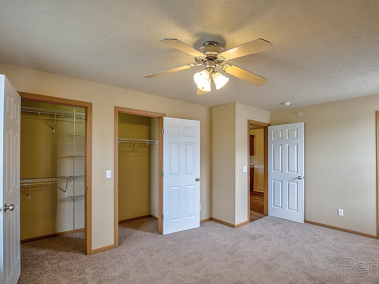 Weaver Creek Apartments — Photo 26