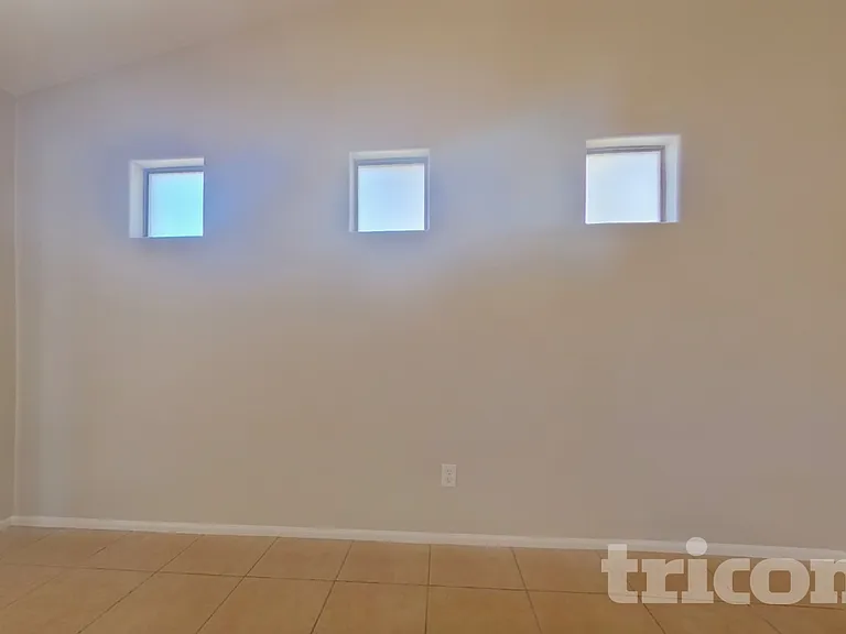 10368 W Atlantis Way — Photo 5