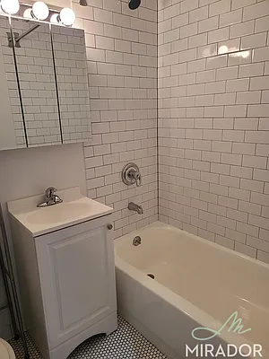 Rented by Mirador Real Estate | media 13