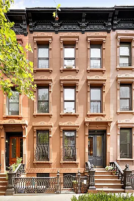 Rented by Compass | media 24