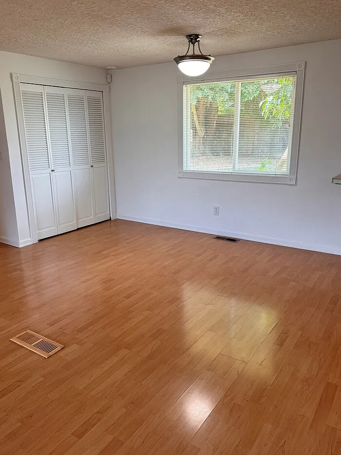 3 bed, 2.0 bath, 1628 sqft, $2,795 — Photo 3