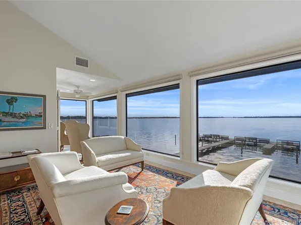 343 N McDonald St APT 203, Mount Dora, FL 32757
