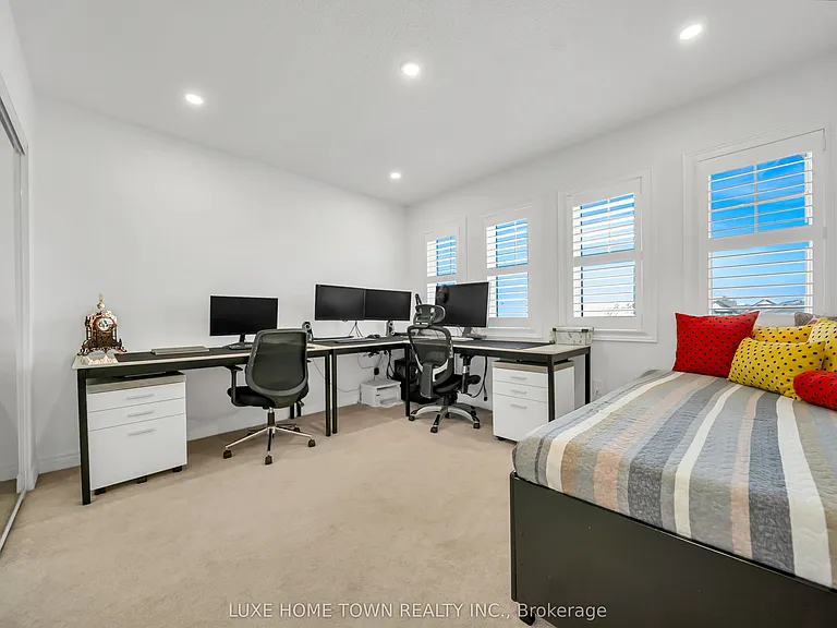 19 Findlay Way — Photo 30