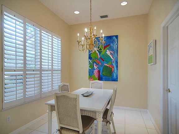5th image of 208 Osprey Villas Ct