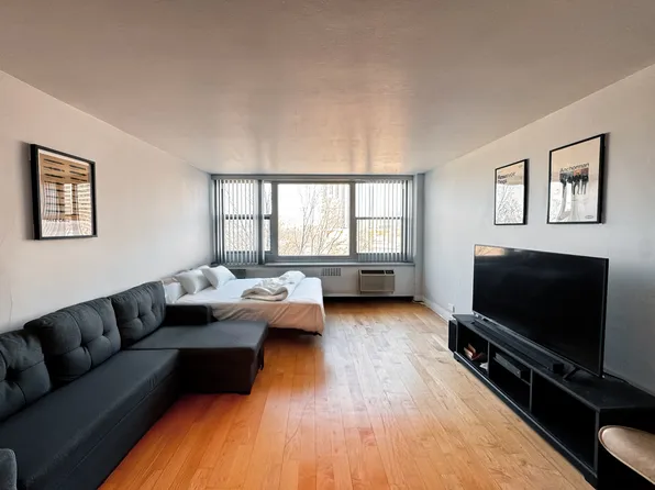 555 W Cornelia Ave APT 609, Chicago, IL 60657