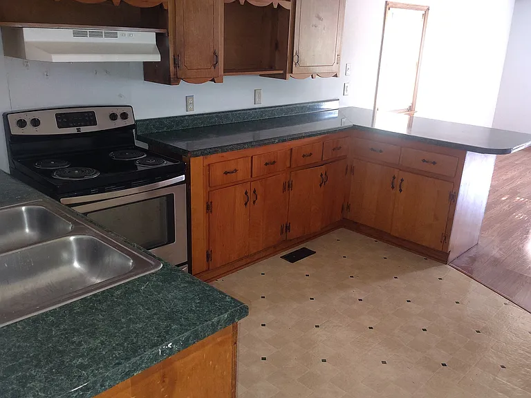 109 E I St — Photo 7