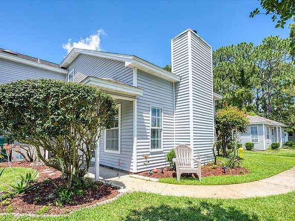 2nd image of 626 Emerald Ln