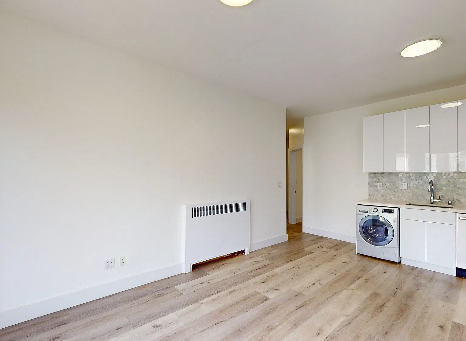 Charming 2BR/1BA Apartment in Pacific Heights — Photo 2