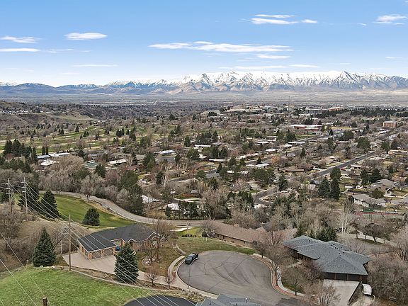 3rd image of 1156 Circle View Dr