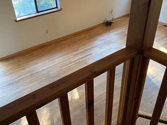 4th image of 2554 Meadow Ln