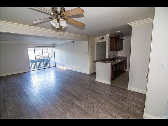 4th image of 18620 Hatteras St Unit 244