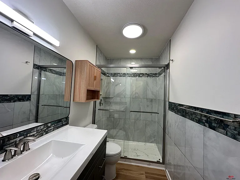 1839 W Arlington Cir — Photo 23