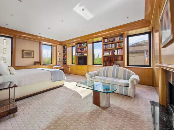 990 5th Avenue image 12 of 17