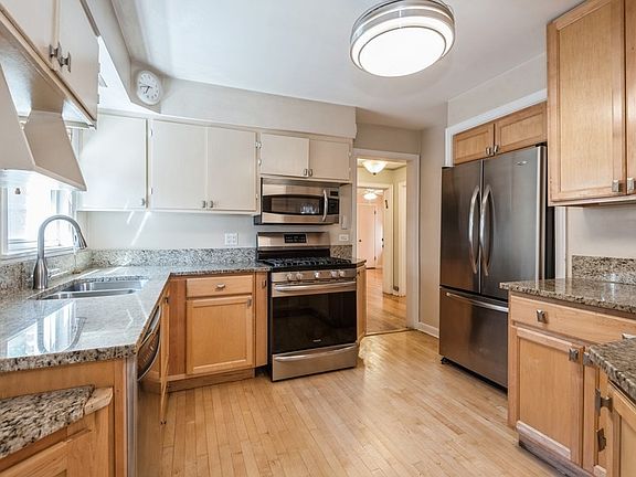 5th image of 2729 W Birchwood Ave