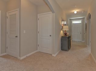 3215 Golden Dewdrop Ln, Plant City, FL 33566