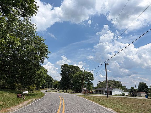 2nd image of 434 Range Rd