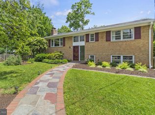 5726 28th St N, Arlington, VA 22207