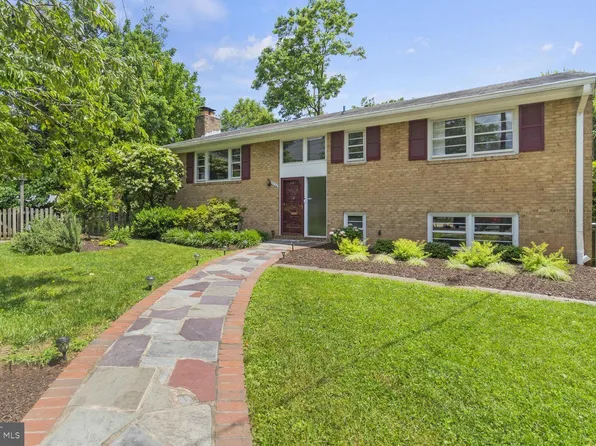 5726 28th St N, Arlington, VA 22207