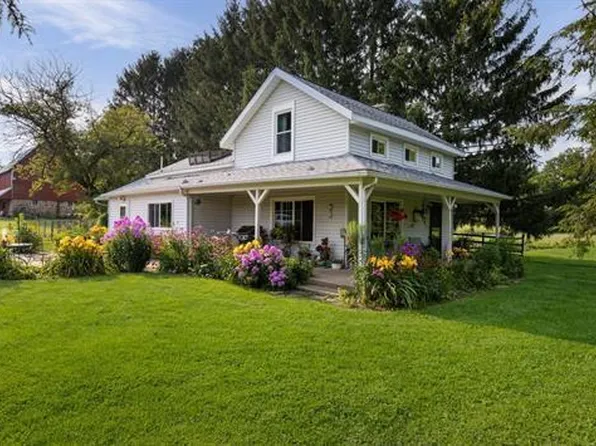 N8567 Smith Road, Brooklyn, WI 53521