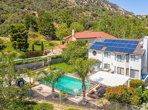 4th image of 25302 Joyce Pl