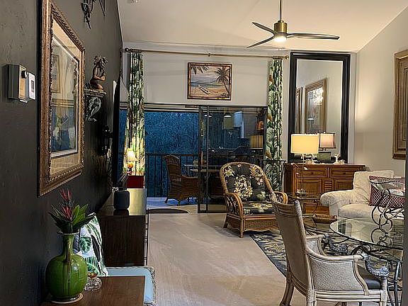 Vaulted Living Rm