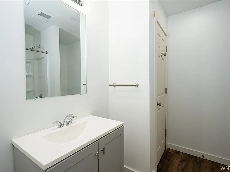 2335 Main St — Photo 11