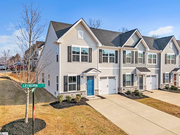 2nd image of 901 Leyburn Ln